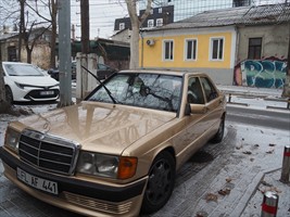 Goldenen Mercedes z.B.