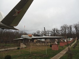 Noch mehr Gips (oder Blech) Köpfe