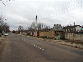 Interessanter Brunnen am Wegesrand