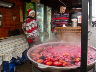 Ich nehme einen hier aus dem Kessel!